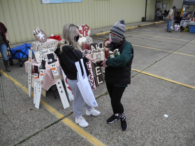 Making spirits bright in Wellsburg | News, Sports, Jobs - Vimarsana News